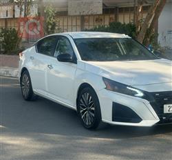 نيسان ألتيما